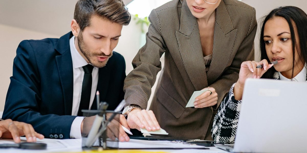 How to Build a Team Charter That Boosts Alignment and Trust